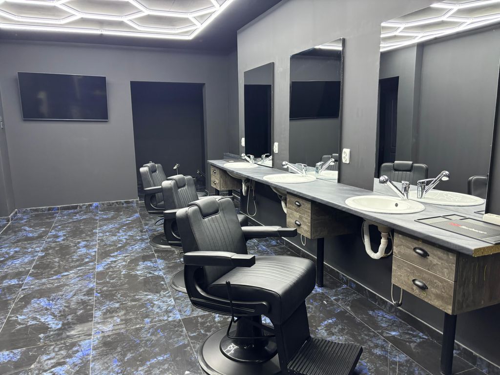 Interior Top G Studio